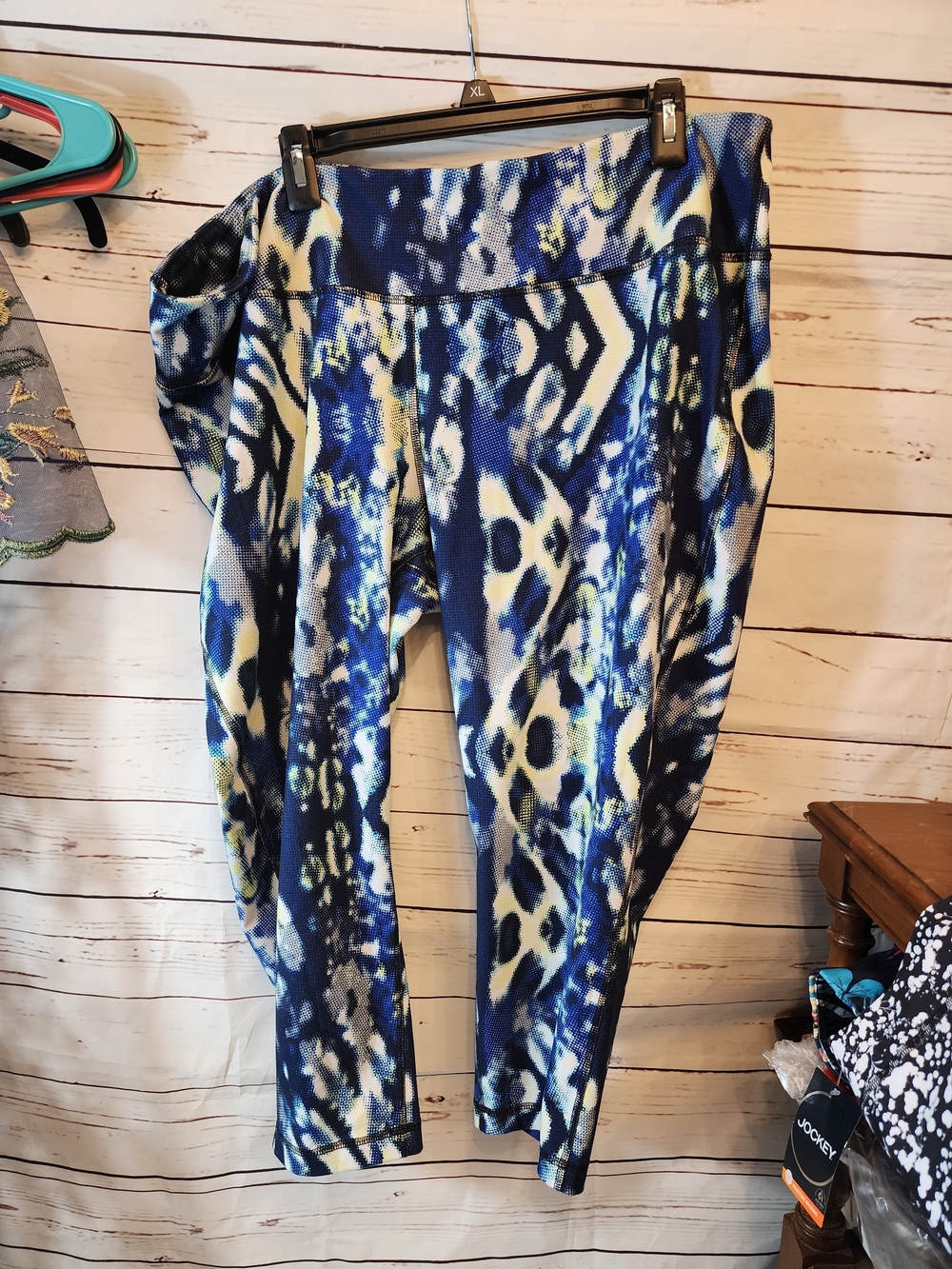 Women’s Blue Patterned Ponte Knit Leggings Compression Capri